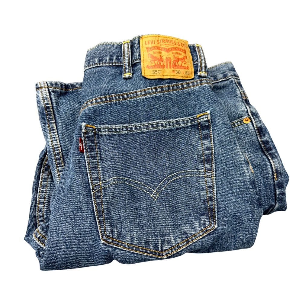 Levi 550 Jeans Mens 38x32 (37x31 ACTUAL) Relaxed Fit Blue Denim Casual Classic